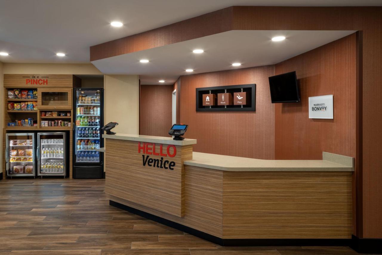 Towneplace Suites By Marriott Венис Екстериор снимка