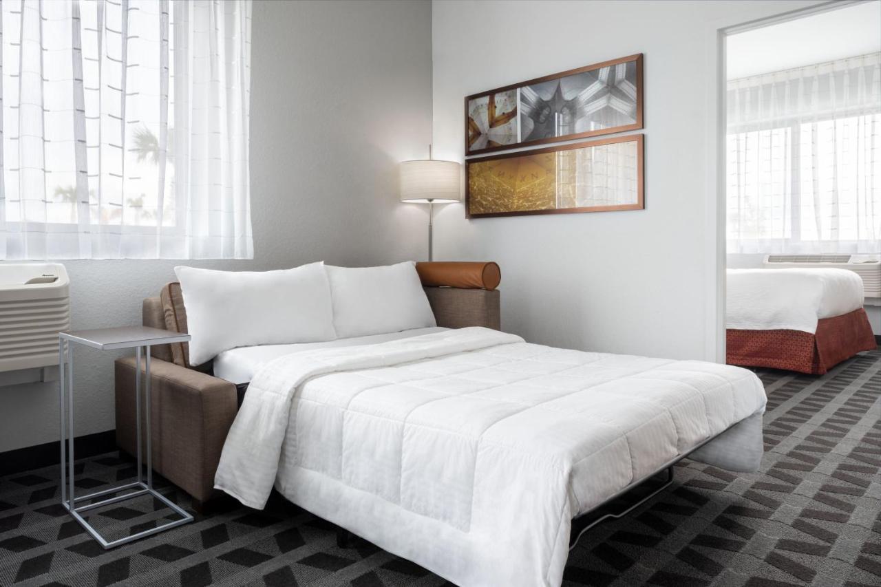 Towneplace Suites By Marriott Венис Екстериор снимка